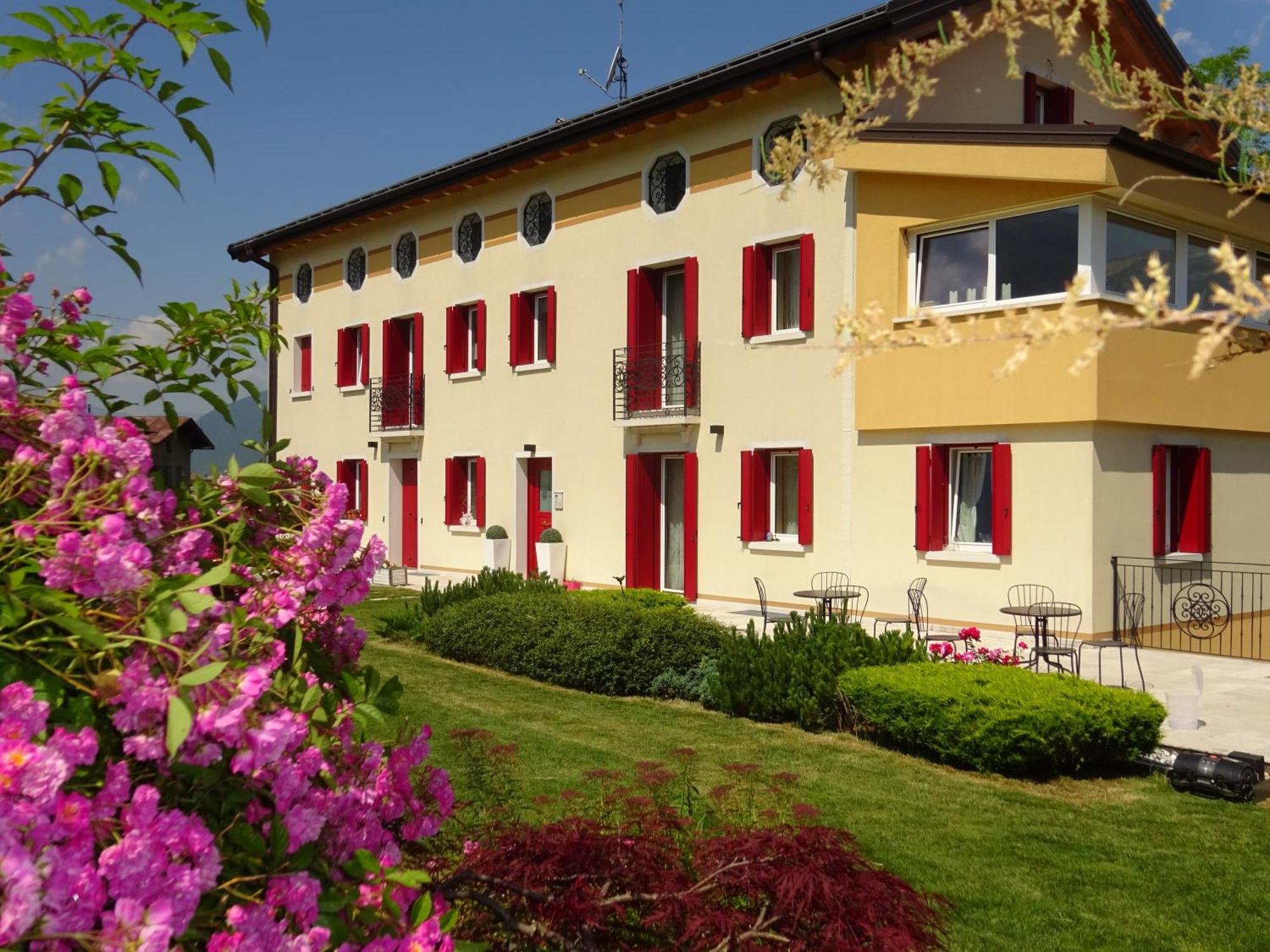 Casa Novecento Bed & Breakfast Feltre Exterior photo